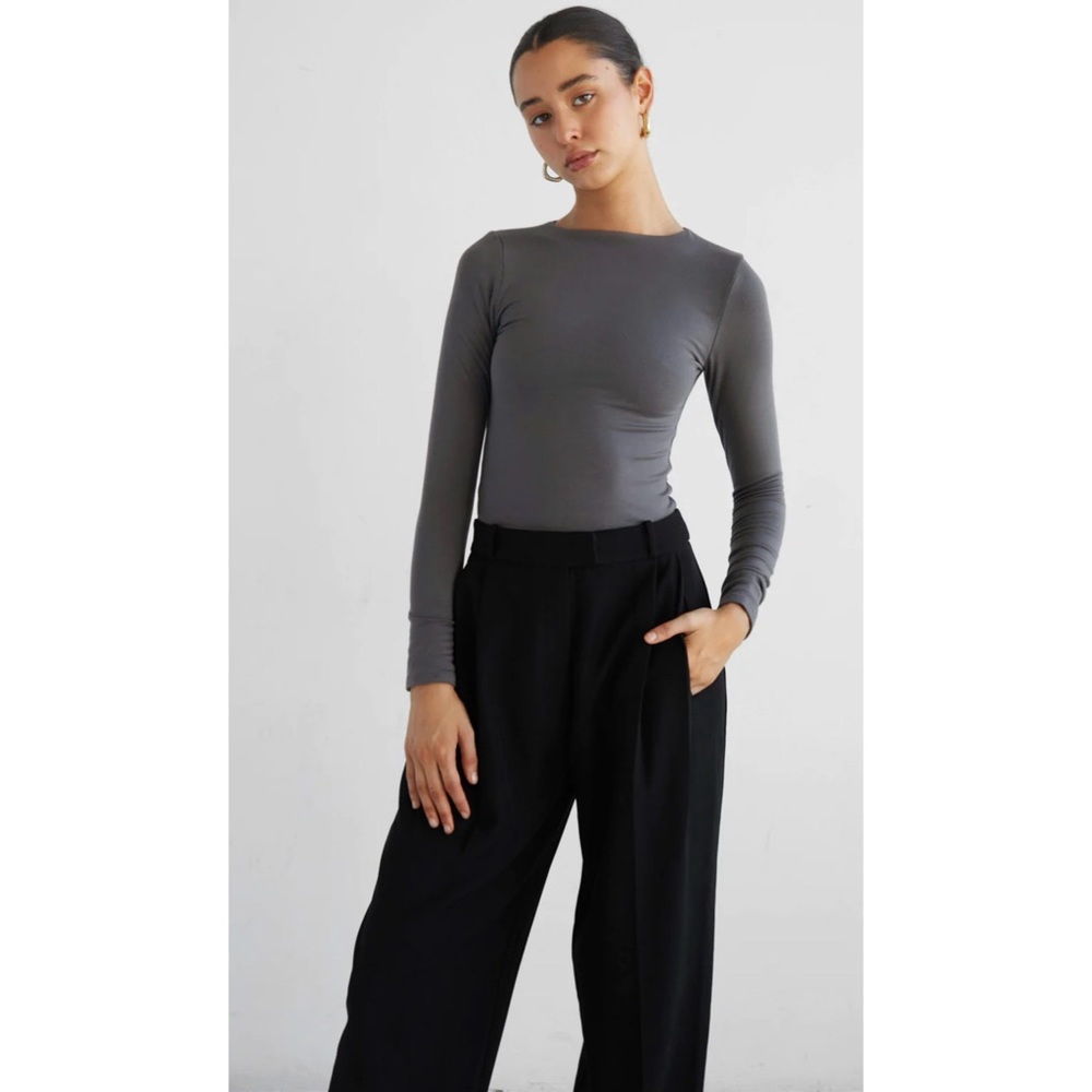 RE ONA SIGNATURE LONG SLEEVE TOP SIZE XS